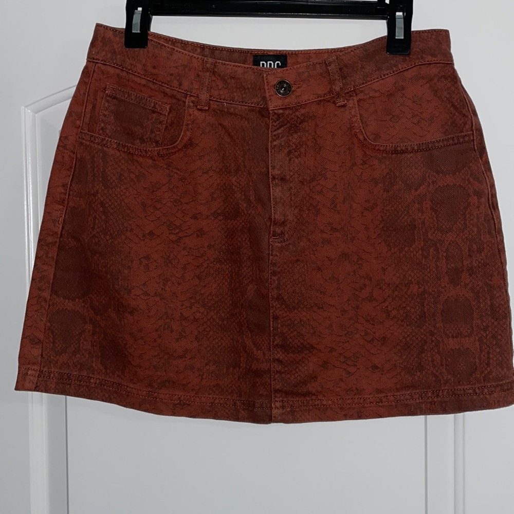 Snake print skirt L